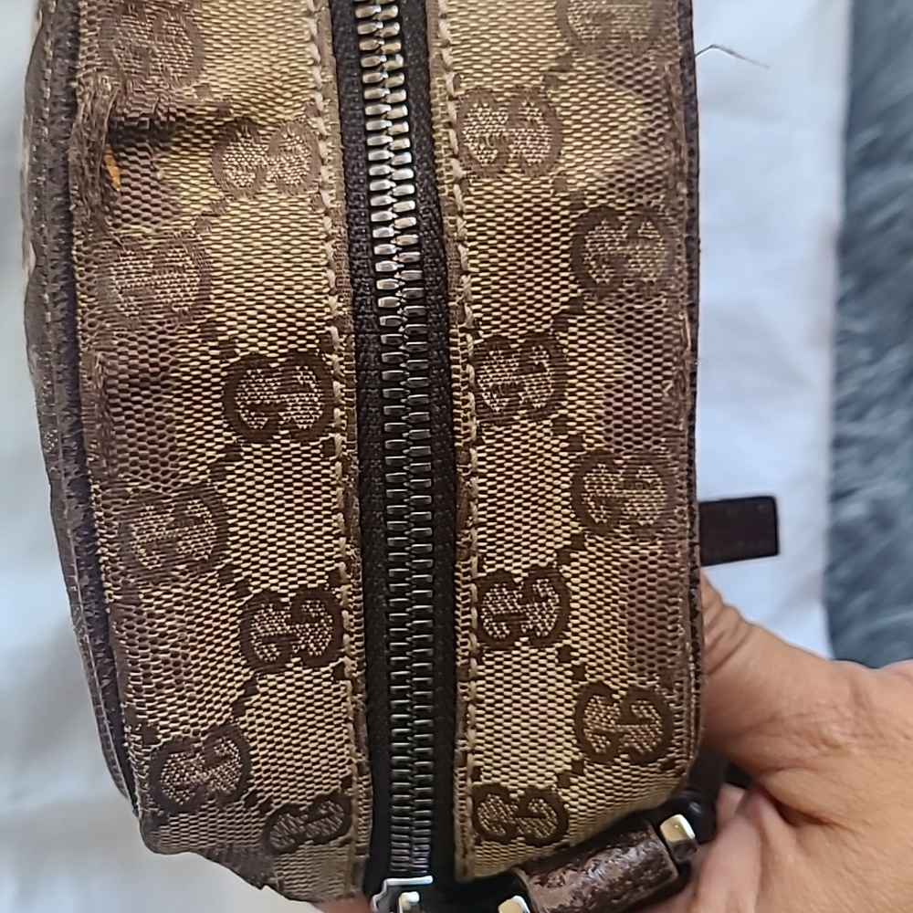 Gucci Crossbody - Picture 3 of 14